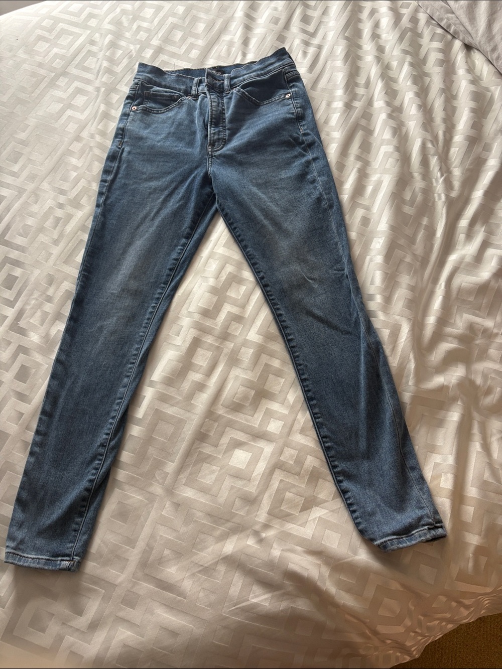 Express Women’s high rise Skinny Jeans in Denim Blue